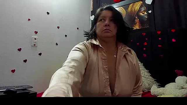 Evaaross 2345 online show from June 6, 11:48 am