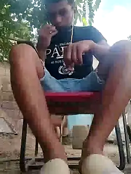 brattcumhot  online show from December 23, 8:25 pm