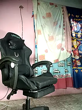 brattcumhot  online show from October 15, 10:48 am