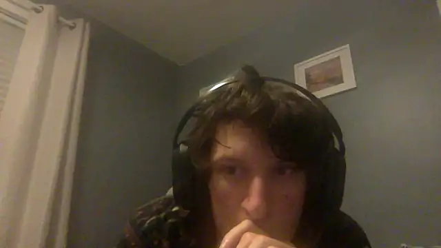 Snapshot of KittingGrappler chatting on November 25, 12:43 am KittingGrappler online show from November 25, 12:43 am