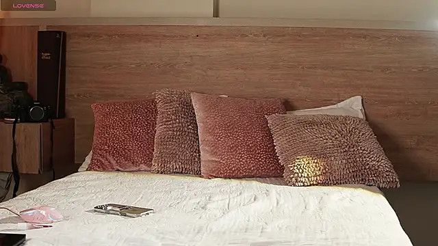 AliceShazaham  online show from March 8, 4:05 am