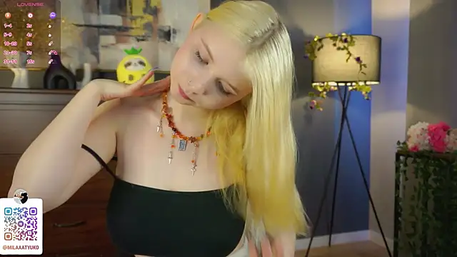 DaisyElmers online show from March 4, 6:37 am