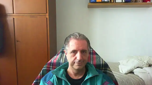 lliuk70mi online show from April 15, 1:40 pm