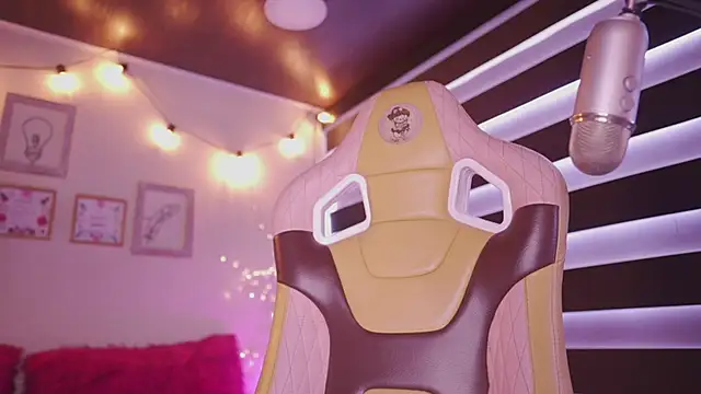 milly kenner online show from September 16, 6:42 pm