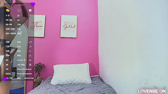 littleebonymommy online show from March 12, 8:10 pm