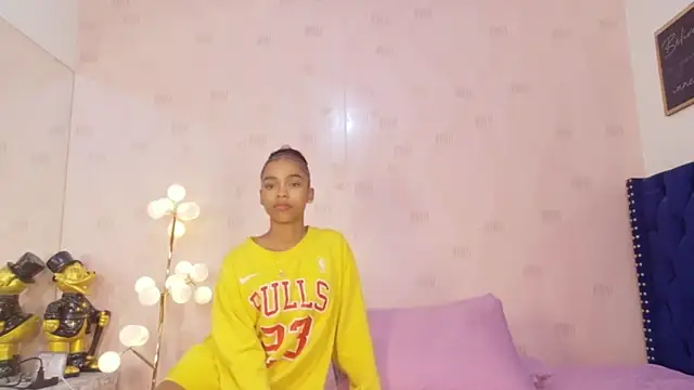 littleebonymommy online show from April 22, 2:25 am