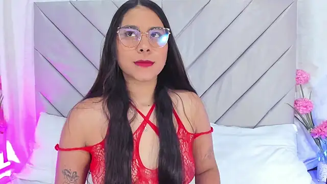 Snapshot of AnnaQueen_ chatting on December 23, 7:30 pm AnnaQueen  online show from December 23, 7:30 pm