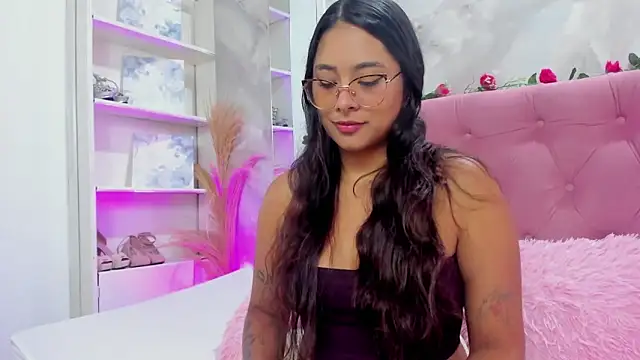 Snapshot of AnnaQueen_ chatting on September 29, 4:23 pm AnnaQueen  online show from September 29, 4:23 pm