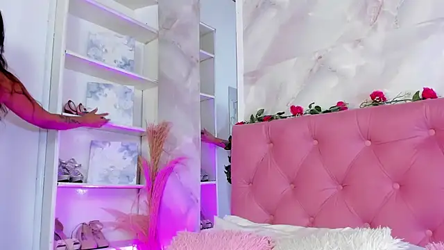 Snapshot of AnnaQueen_ chatting on October 8, 4:26 pm AnnaQueen  online show from October 8, 4:26 pm