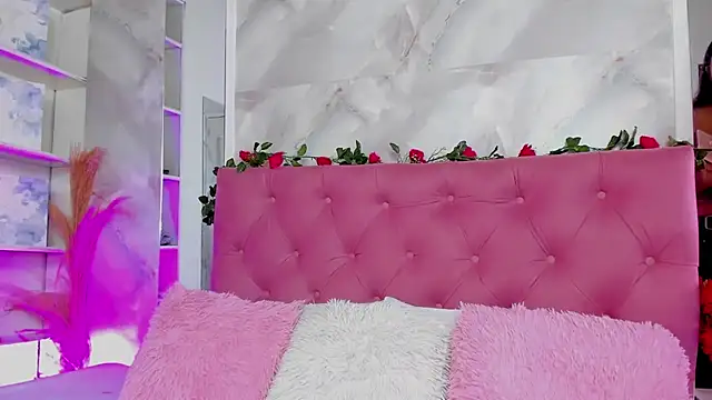 Snapshot of AnnaQueen_ chatting on October 21, 4:08 pm AnnaQueen  online show from October 21, 4:08 pm