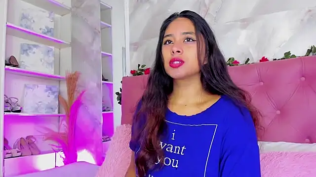 Snapshot of AnnaQueen_ chatting on October 24, 4:25 pm AnnaQueen  online show from October 24, 4:25 pm