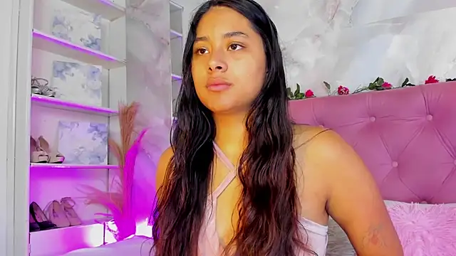 Snapshot of AnnaQueen_ chatting on October 27, 4:11 pm AnnaQueen  online show from October 27, 4:11 pm