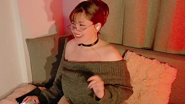 Snapshot of Amoki_Uki chatting on November 7, 10:21 pm Amoki Uki online show from November 7, 10:21 pm