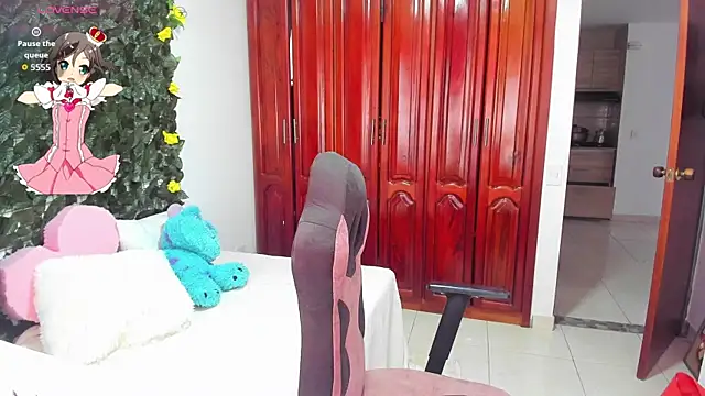 karla charloby online show from November 20, 1:33 pm