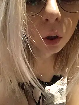 Butterfly Lily online show from January 5, 7:17 pm