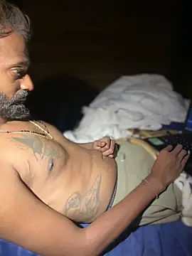 Snapshot of bigfatdick111 chatting on March 5, 7:10 pm bigfatdick111 online show from March 5, 7:10 pm