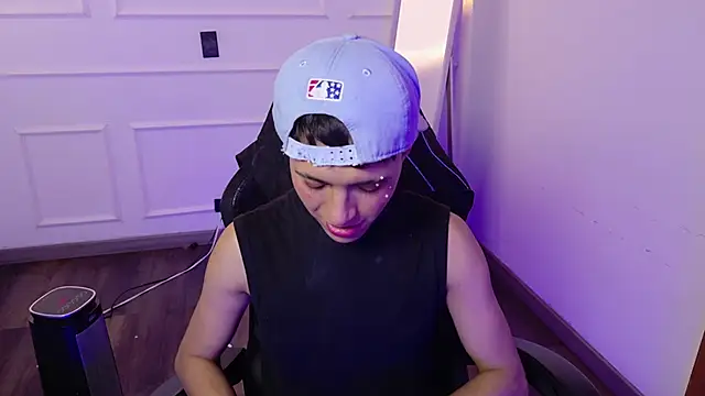 Justyn Ross online show from October 6, 8:01 am