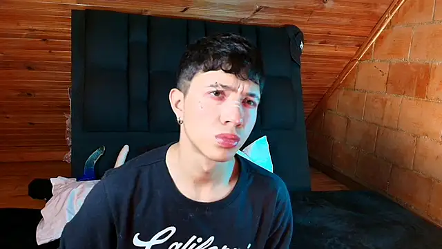 Justyn Ross online show from October 16, 5:36 pm