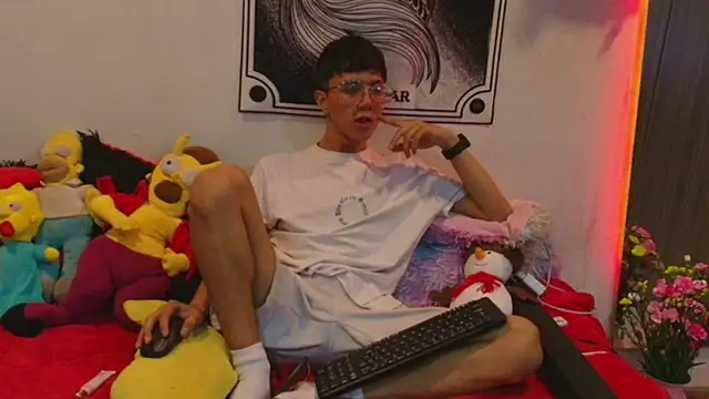 Justyn Ross online show from December 4, 2:32 am