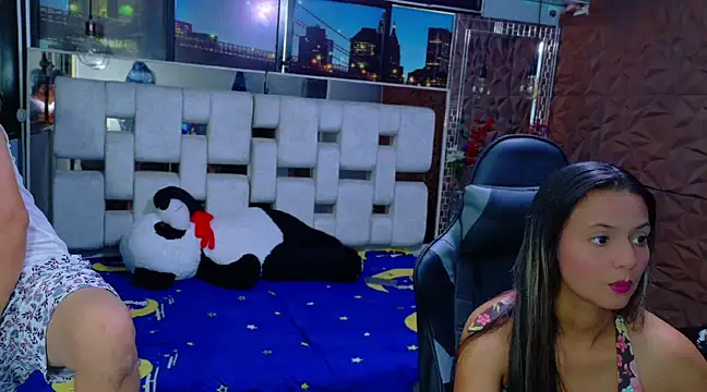 Snapshot of ValentinaAndTerry chatting on January 26, 12:33 pm ValentinaAndTerry online show from January 26, 12:33 pm