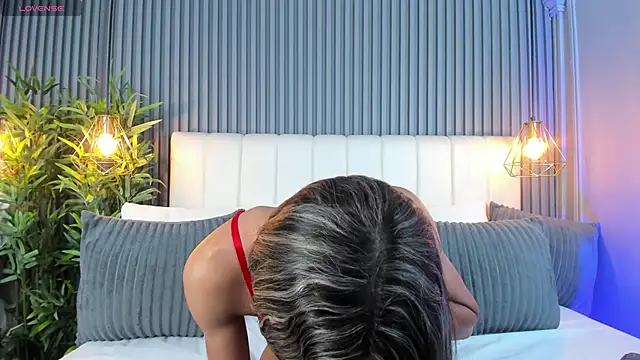 LinaGlam online show from November 12, 5:13 pm