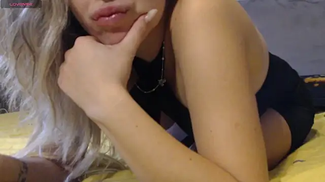 sweetlolly30 online show from November 6, 7:31 am