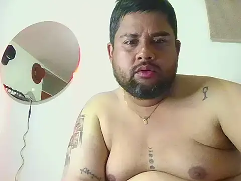 Snapshot of GABRIELGARCIA1313 chatting on June 22, 11:24 pm GABRIELGARCIA1313 online show from June 22, 11:24 pm