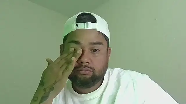 Snapshot of GABRIELGARCIA1313 chatting on June 30, 12:22 am GABRIELGARCIA1313 online show from June 30, 12:22 am