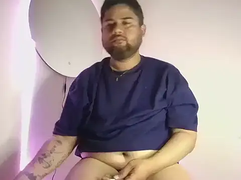 Snapshot of GABRIELGARCIA1313 chatting on July 1, 6:40 pm GABRIELGARCIA1313 online show from July 1, 6:40 pm