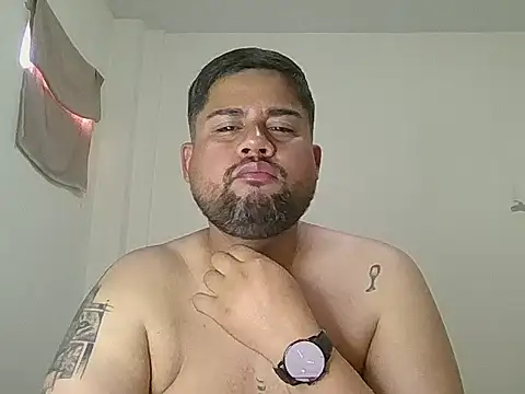 Snapshot of GABRIELGARCIA1313 chatting on July 6, 4:53 pm GABRIELGARCIA1313 online show from July 6, 4:53 pm