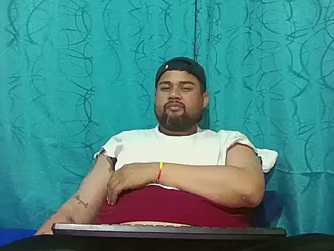Snapshot of GABRIELGARCIA1313 chatting on July 15, 2:17 am GABRIELGARCIA1313 online show from July 15, 2:17 am