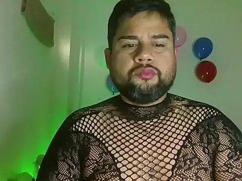 Snapshot of GABRIELGARCIA1313 chatting on July 18, 9:29 pm GABRIELGARCIA1313 online show from July 18, 9:29 pm