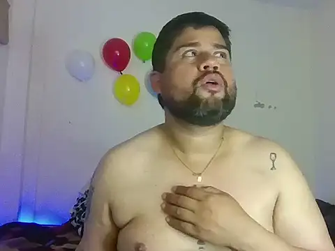 Snapshot of GABRIELGARCIA1313 chatting on July 20, 2:37 am GABRIELGARCIA1313 online show from July 20, 2:37 am