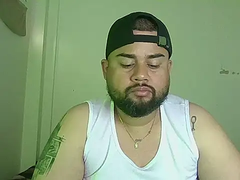 Snapshot of GABRIELGARCIA1313 chatting on August 3, 2:54 pm GABRIELGARCIA1313 online show from August 3, 2:54 pm