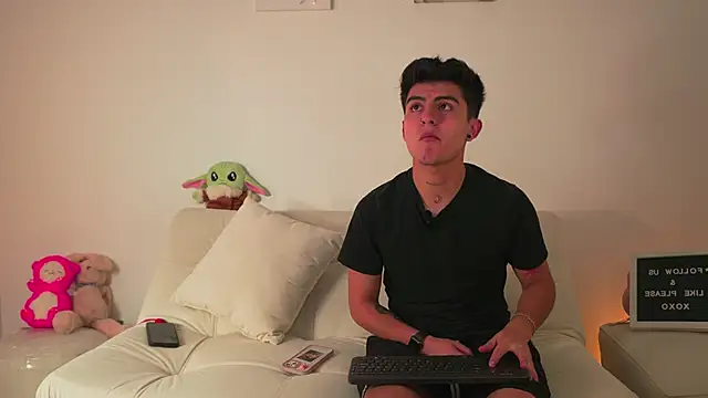 tommy and sophie online show from January 5, 3:11 am