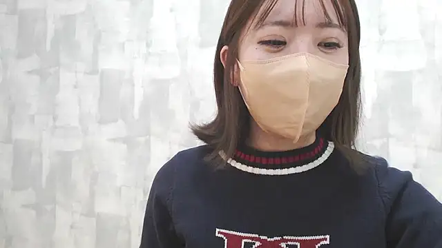 LOVE MOMO LOVE online show from January 17, 2:07 pm