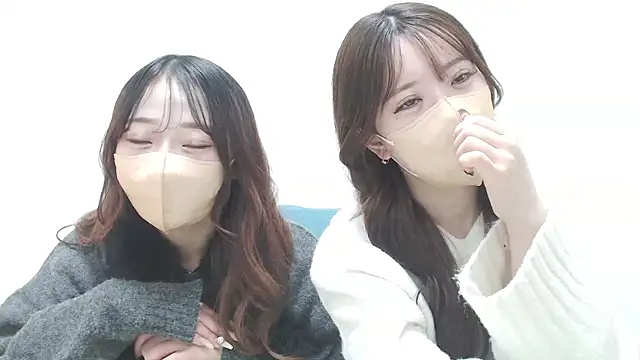 LOVE MOMO LOVE online show from February 10, 11:36 am