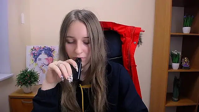  Nicole new online show from December 3, 9:33 am