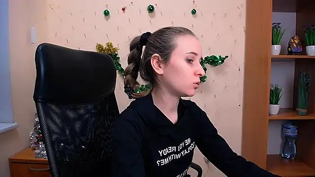  Nicole new online show from December 18, 11:56 am