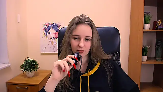  Nicole new online show from January 15, 12:15 pm