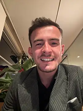 Snapshot of eddy355 chatting on October 29, 6:53 pm eddy355 online show from October 29, 6:53 pm