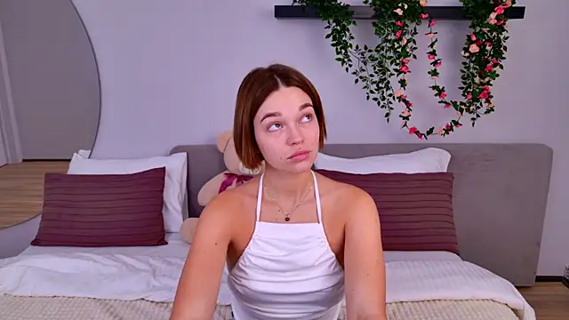 DanaLoved online show from February 11, 8:05 am