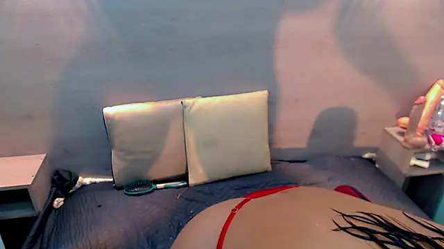 Isalombardi online show from February 16, 5:48 pm