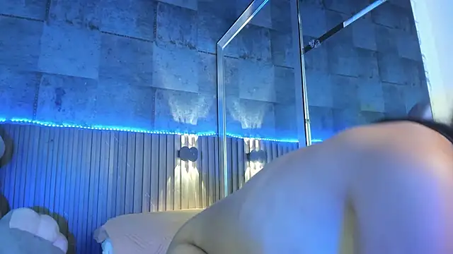 Snapshot of Layla_Cullen chatting on January 24, 1:35 am Layla Cullen online show from January 24, 1:35 am