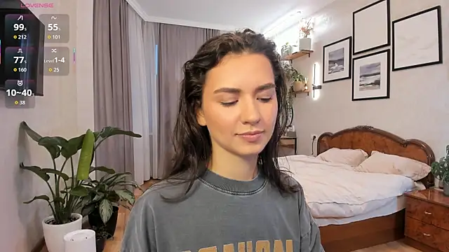 NicoleLuv online show from November 14, 1:43 pm