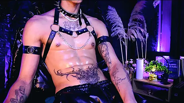 Snapshot of DemonKush-- chatting on October 22, 8:14 am DemonKush-- online show from October 22, 8:14 am