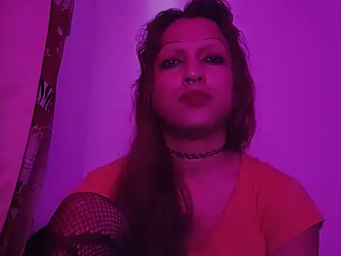 Snapshot of MmmMonikaBabie chatting on June 23, 3:37 am MmmMonikaBabie online show from June 23, 3:37 am