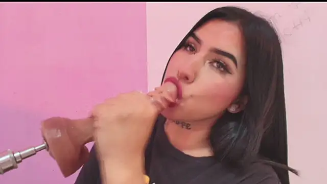 Snapshot of sweety_mariann1 chatting on March 14, 3:04 am sweety mariann1 online show from March 14, 3:04 am