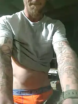 Snapshot of jtw14 chatting on February 2, 1:55 am jtw14 online show from February 2, 1:55 am