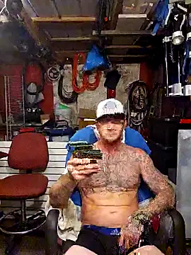 Snapshot of jtw14 chatting on October 2, 5:03 am jtw14 online show from October 2, 5:03 am